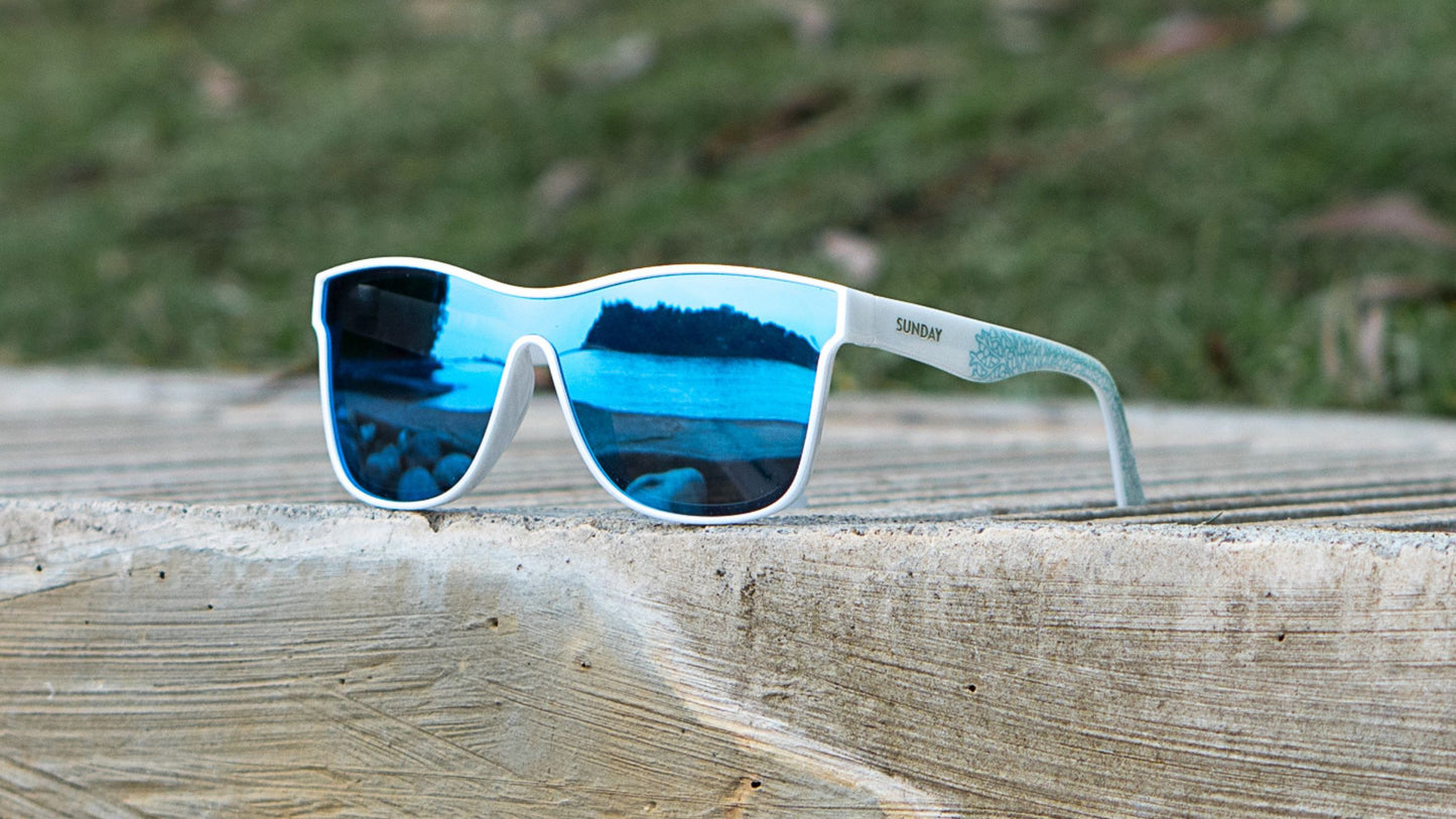LOVE THE OCEAN - CORALS FLARE