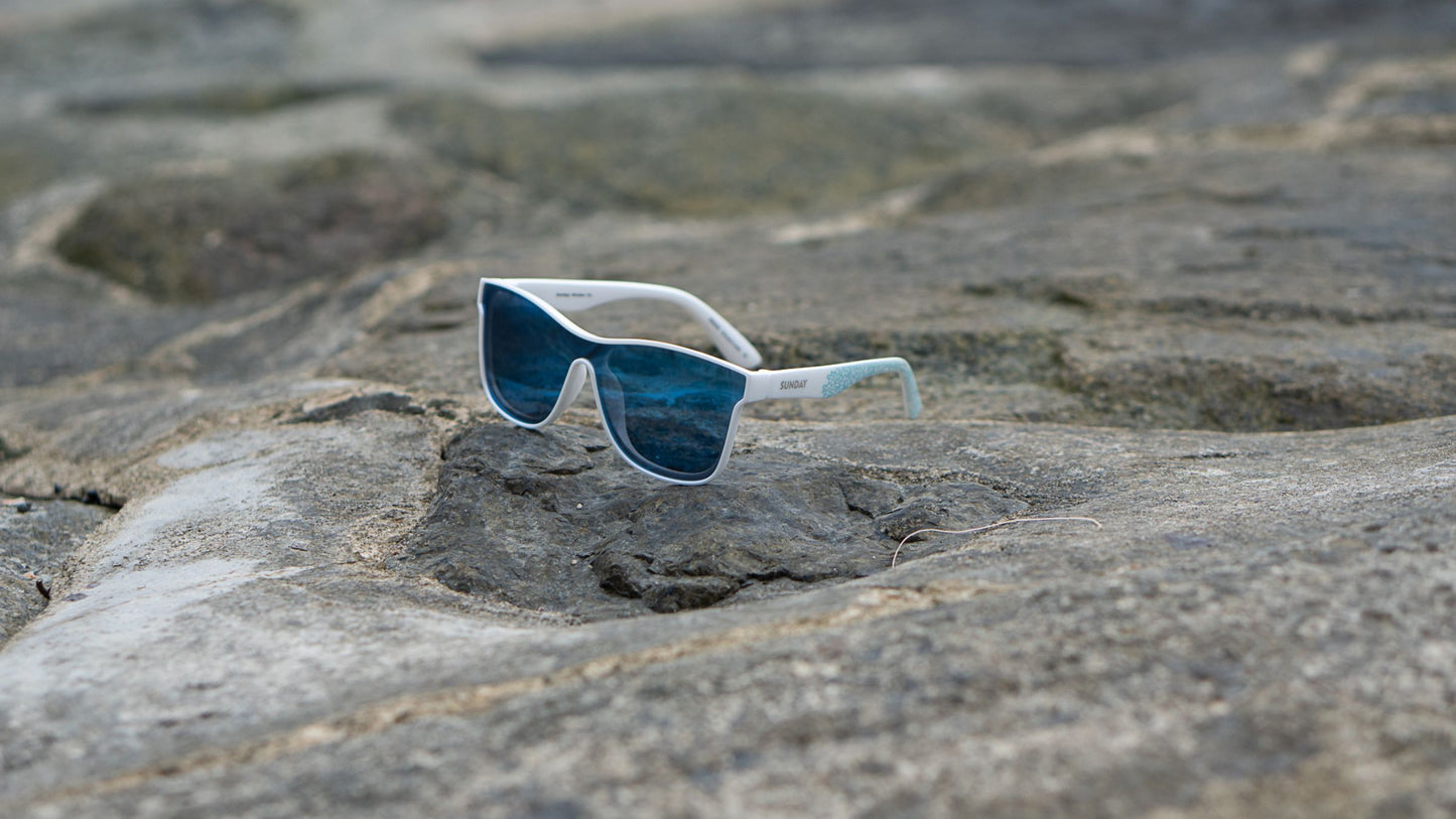 LOVE THE OCEAN - CORALS FLARE